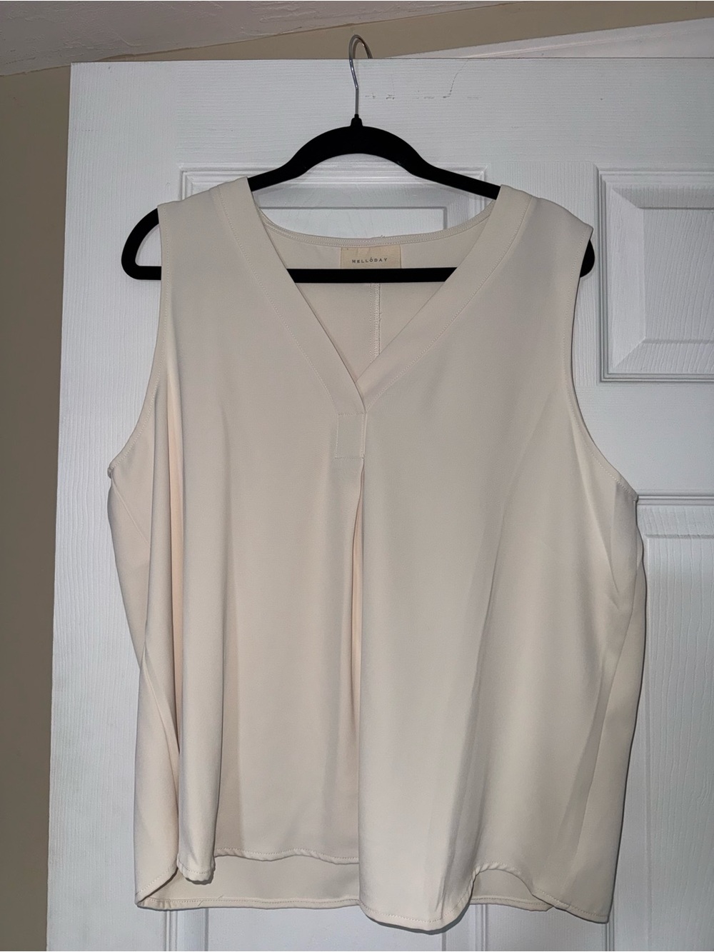 Wallis Sleeveless V-Neck Cream Blouse